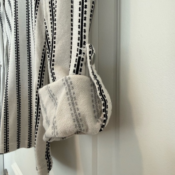 Sweet Wanderer Black and White Striped Long Sleeve Top - Picture 2 of 2